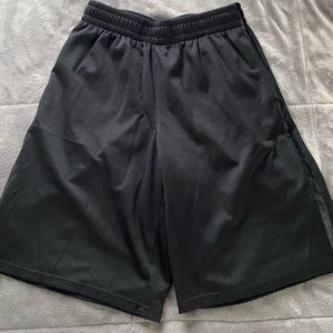 Black Athletic Shorts Size: Youth Large